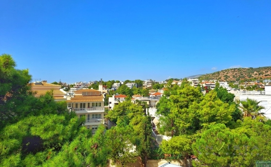 (For Sale) Residential Apartment || East Attica/Vouliagmeni - 70 Sq.m, 2 Bedrooms, 420.000€ 