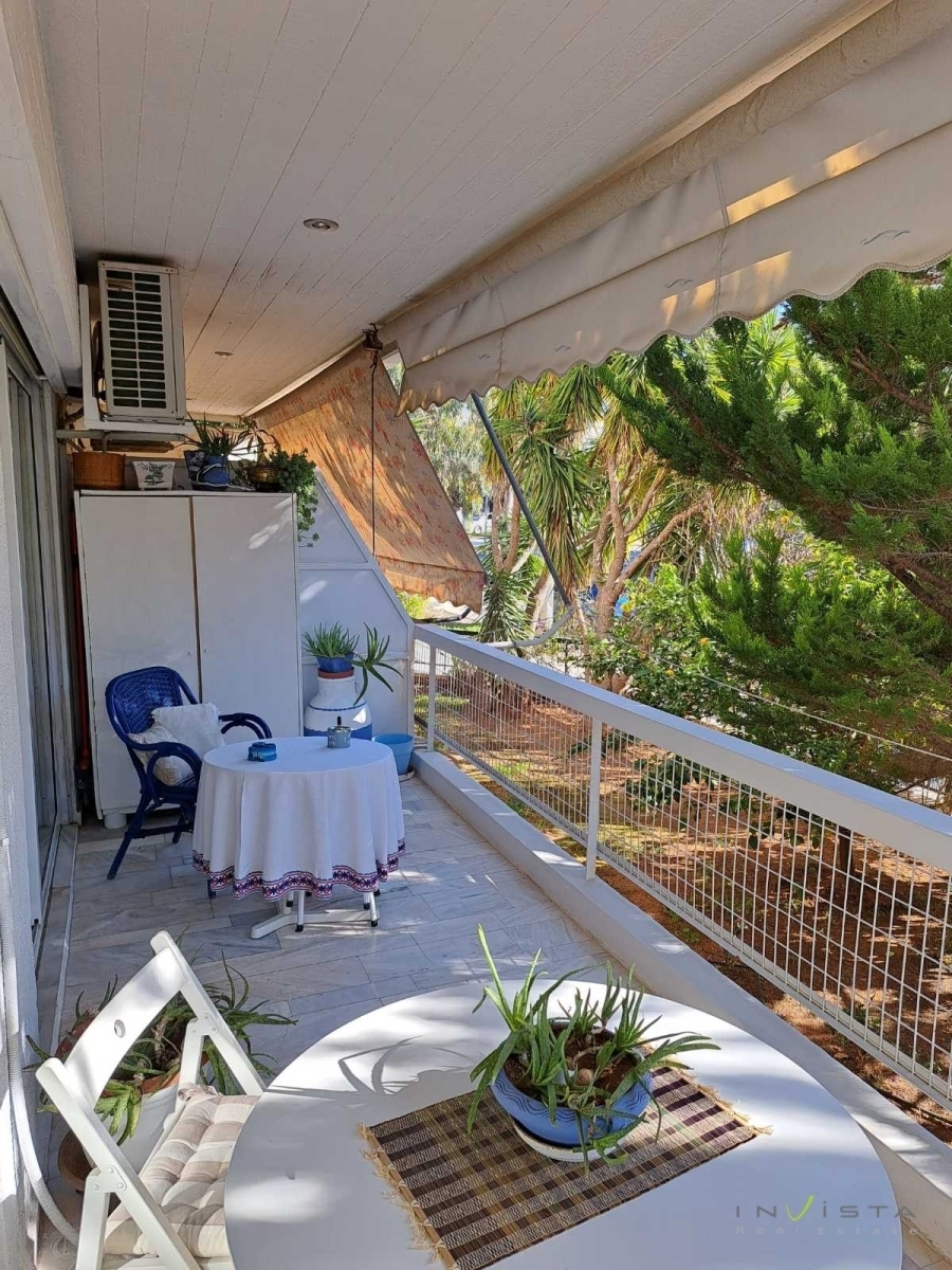 (For Sale) Residential Apartment || East Attica/Vouliagmeni - 50 Sq.m, 1 Bedrooms, 320.000€ 