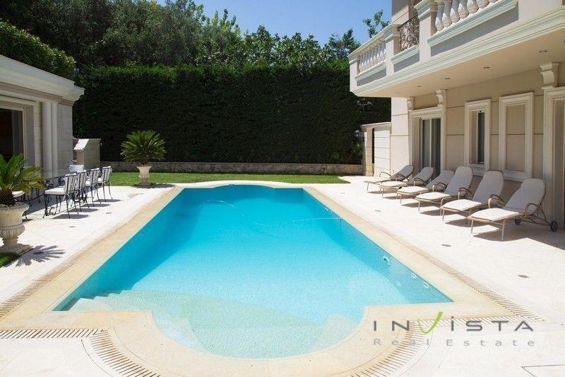 (For Sale) Residential Detached house || East Attica/Vouliagmeni - 1.470 Sq.m, 7 Bedrooms, 6.000.000€ 