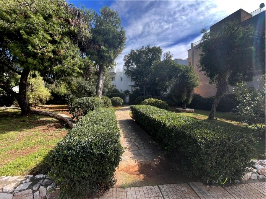 (For Sale) Residential Detached house || Athens South/Glyfada - 435 Sq.m, 3 Bedrooms, 1.650.000€ 