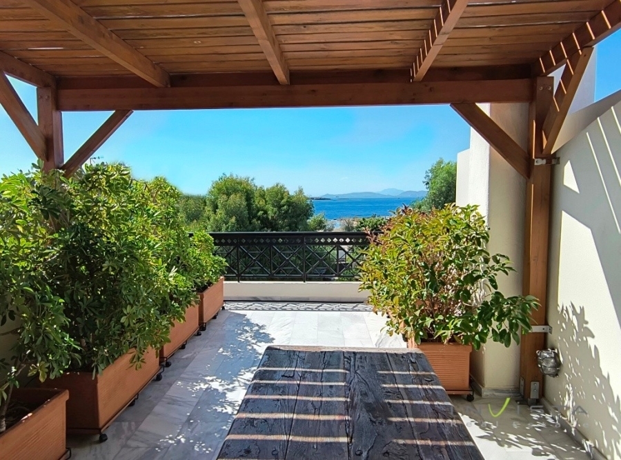 (For Sale) Residential Maisonette || East Attica/Voula - 300 Sq.m, 4 Bedrooms, 2.500.000€ 
