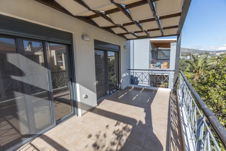 (Προς Ενοικίαση) Κατοικία Μονοκατοικία || Ανατολική Αττική/Βάρη-Βάρκιζα - 320 τ.μ, 4 Υ/Δ, 2.700€ 