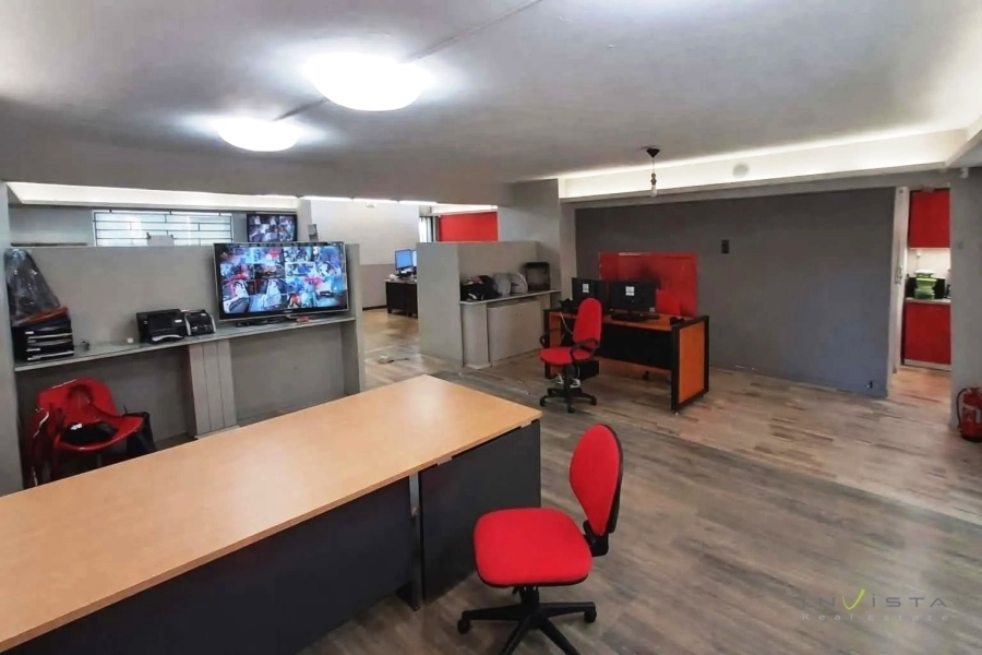 (For Rent) Commercial Retail Shop || Athens West/Peristeri - 303 Sq.m, 2.250€ 