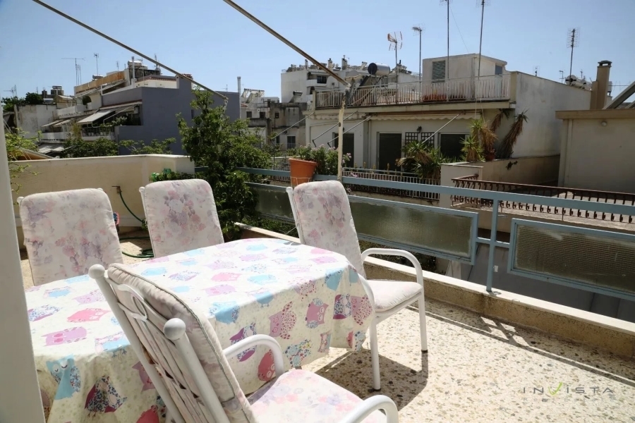 (Προς Πώληση) Κατοικία Οροφοδιαμέρισμα || Αθήνα Κέντρο/Βύρωνας - 111 τ.μ, 3 Υ/Δ, 260.000€ 