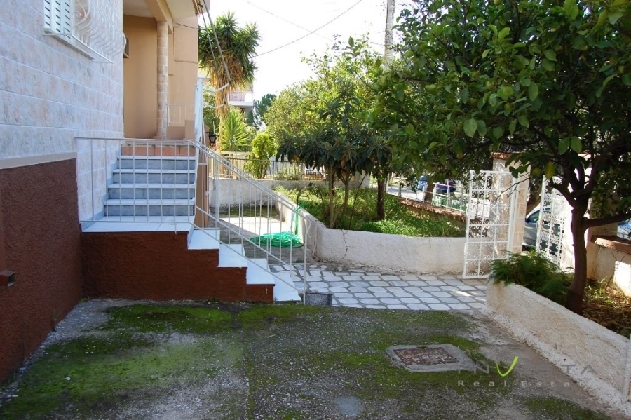 (For Sale) Residential Detached house || Athens Center/Ilioupoli - 98 Sq.m, 2 Bedrooms, 400.000€ 